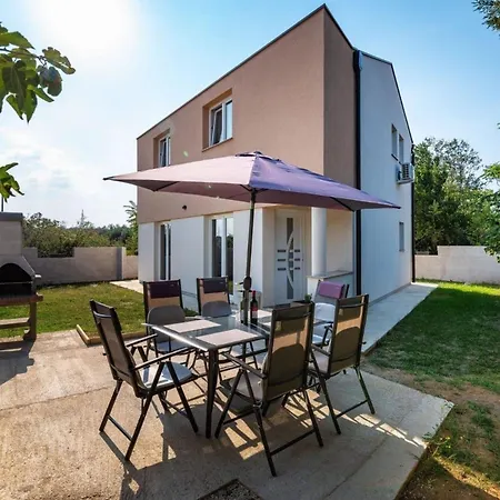 Ferienhaus Tolles Ferienhaus In Mit Garten Und Terrasse *