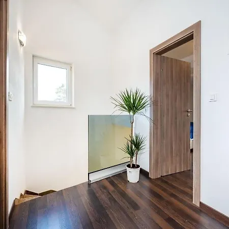 Tolles Ferienhaus In Mit Garten Und Terrasse Ferienhaus Nin