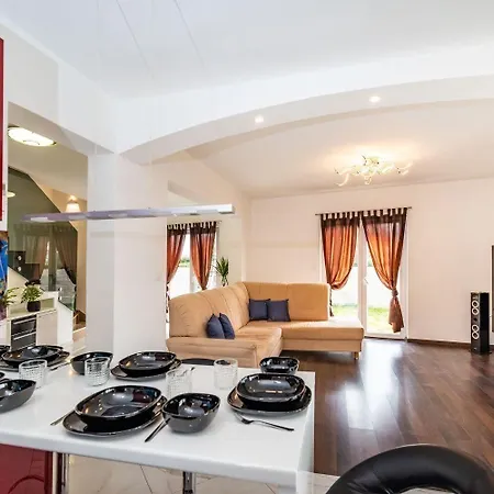 Tolles Ferienhaus In Mit Garten Und Terrasse *